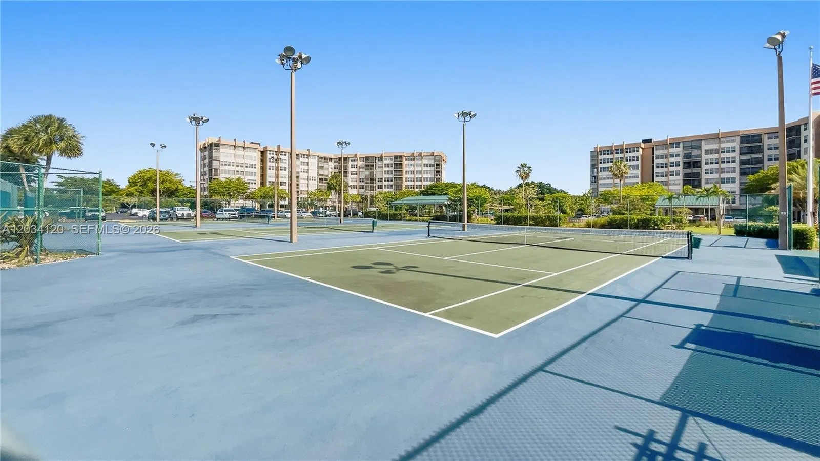Tennis/pickleball Courts
