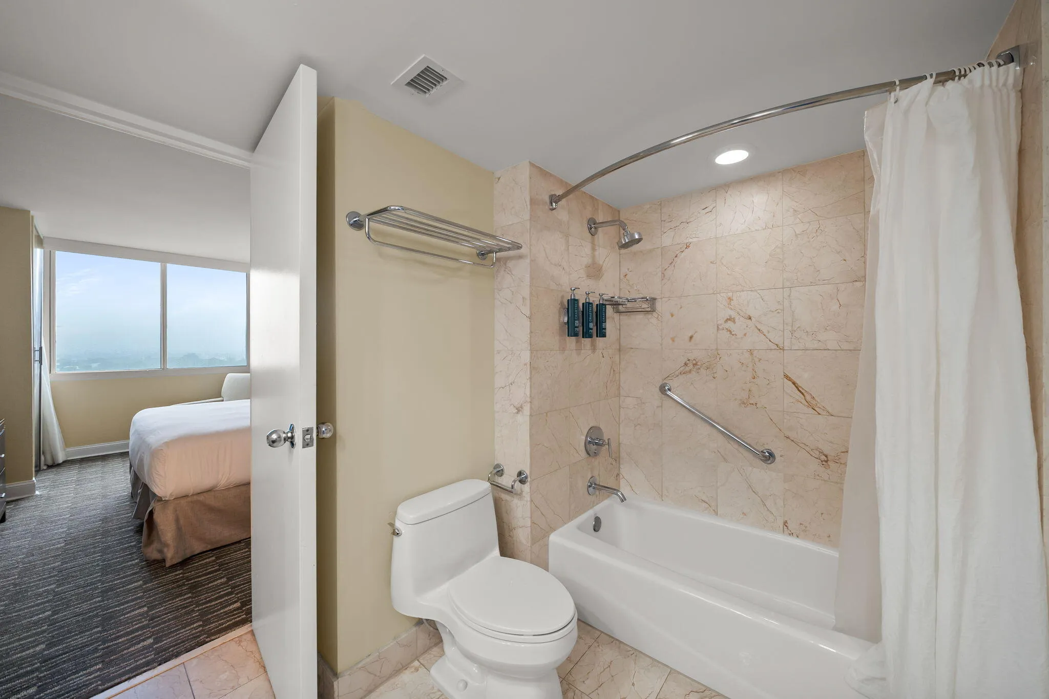 17-web-or-mls-2670 E Sunrise Blvd Unit 1