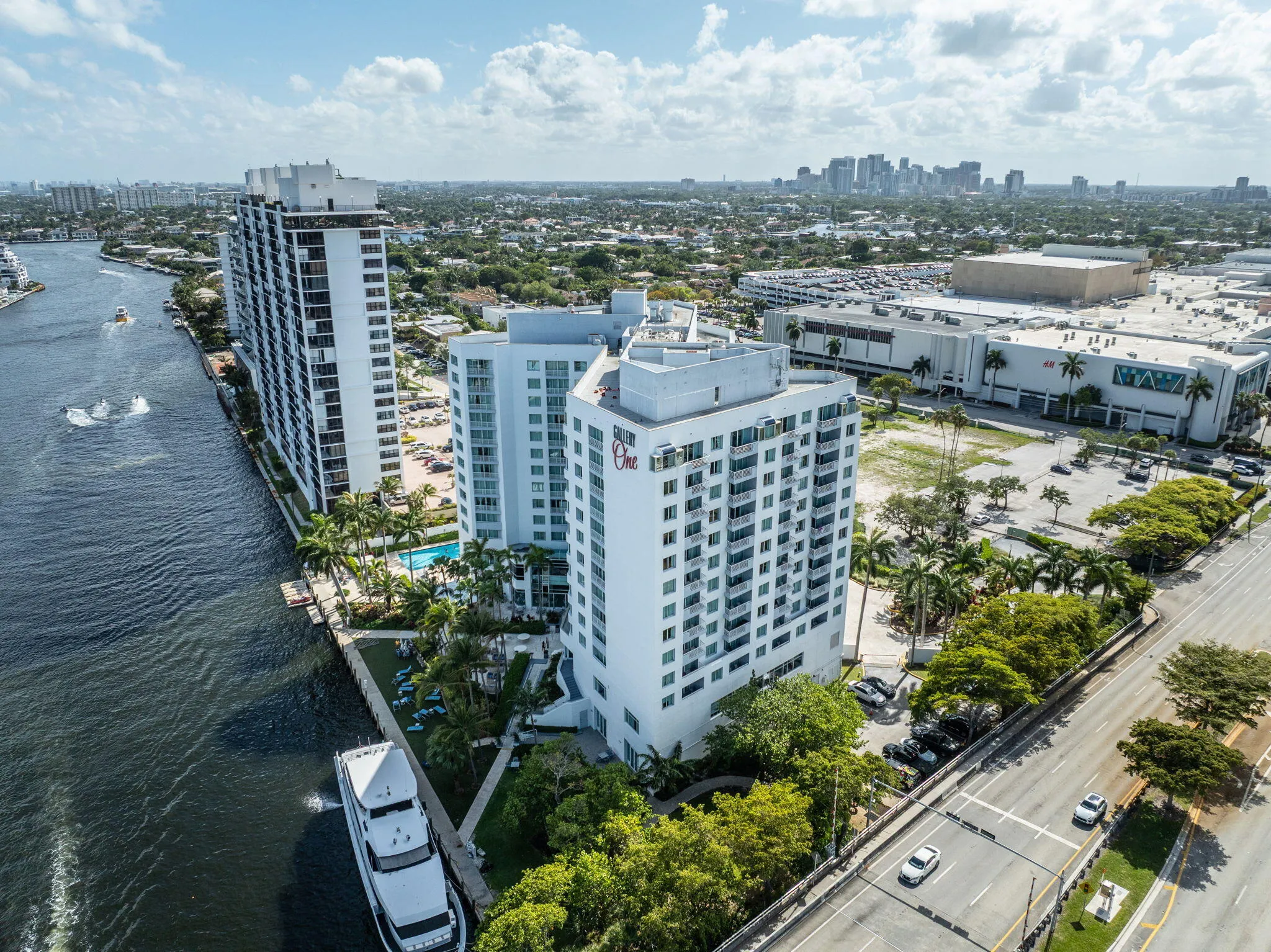 24-web-or-mls-2670 E Sunrise Blvd_aerial