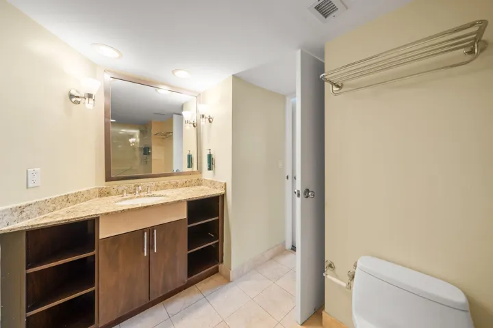 14-web-or-mls-2670 E Sunrise Blvd Unit 1