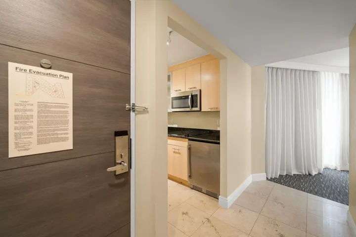 1-web-or-mls-2670 E Sunrise Blvd Unit 12
