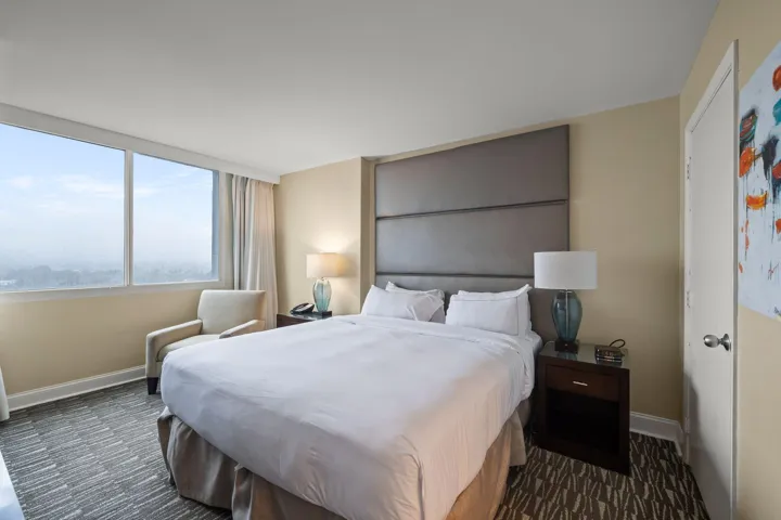 12-web-or-mls-2670 E Sunrise Blvd Unit 1