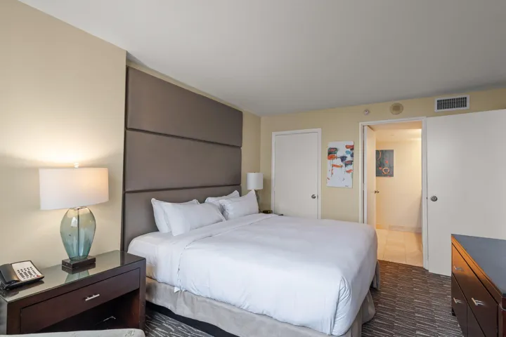 14-web-or-mls-2670 E Sunrise Blvd Unit 1