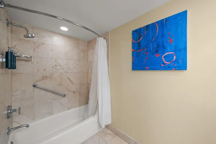 16-web-or-mls-2670 E Sunrise Blvd Unit 1