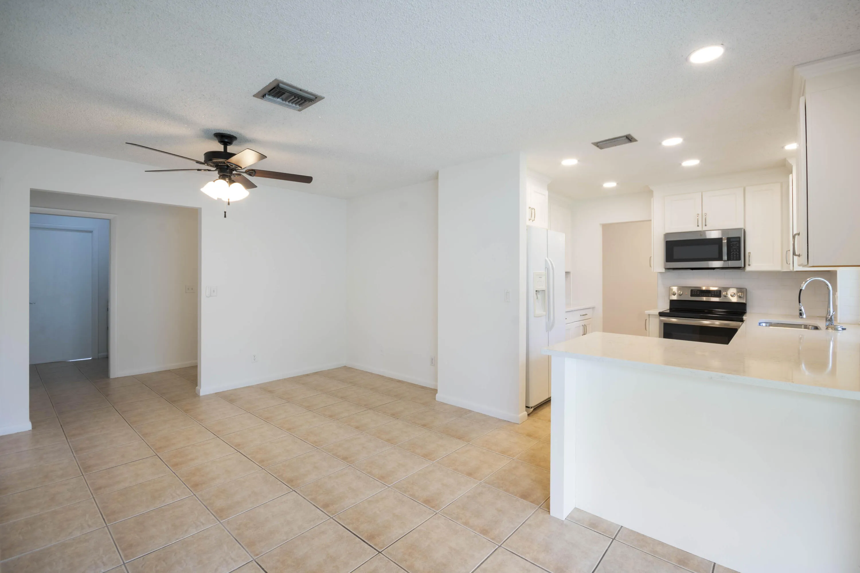 Family Room | Kitchen