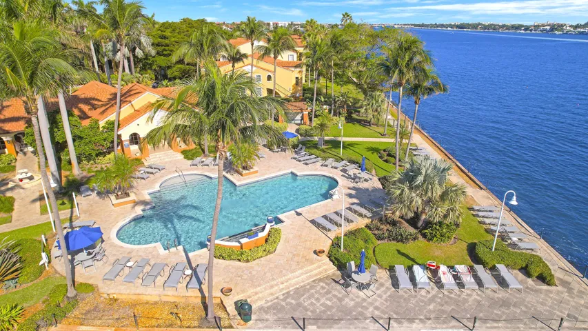 MAIN POOL & CLUBHOUSE