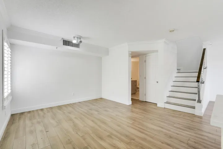 LIVING/DINING/OFFICE NOOK