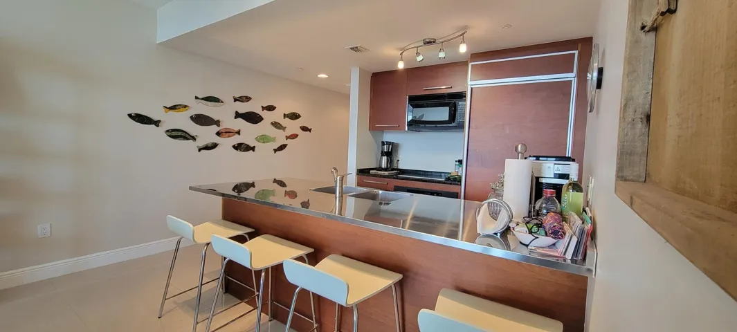 Kitchen & Dining Area
