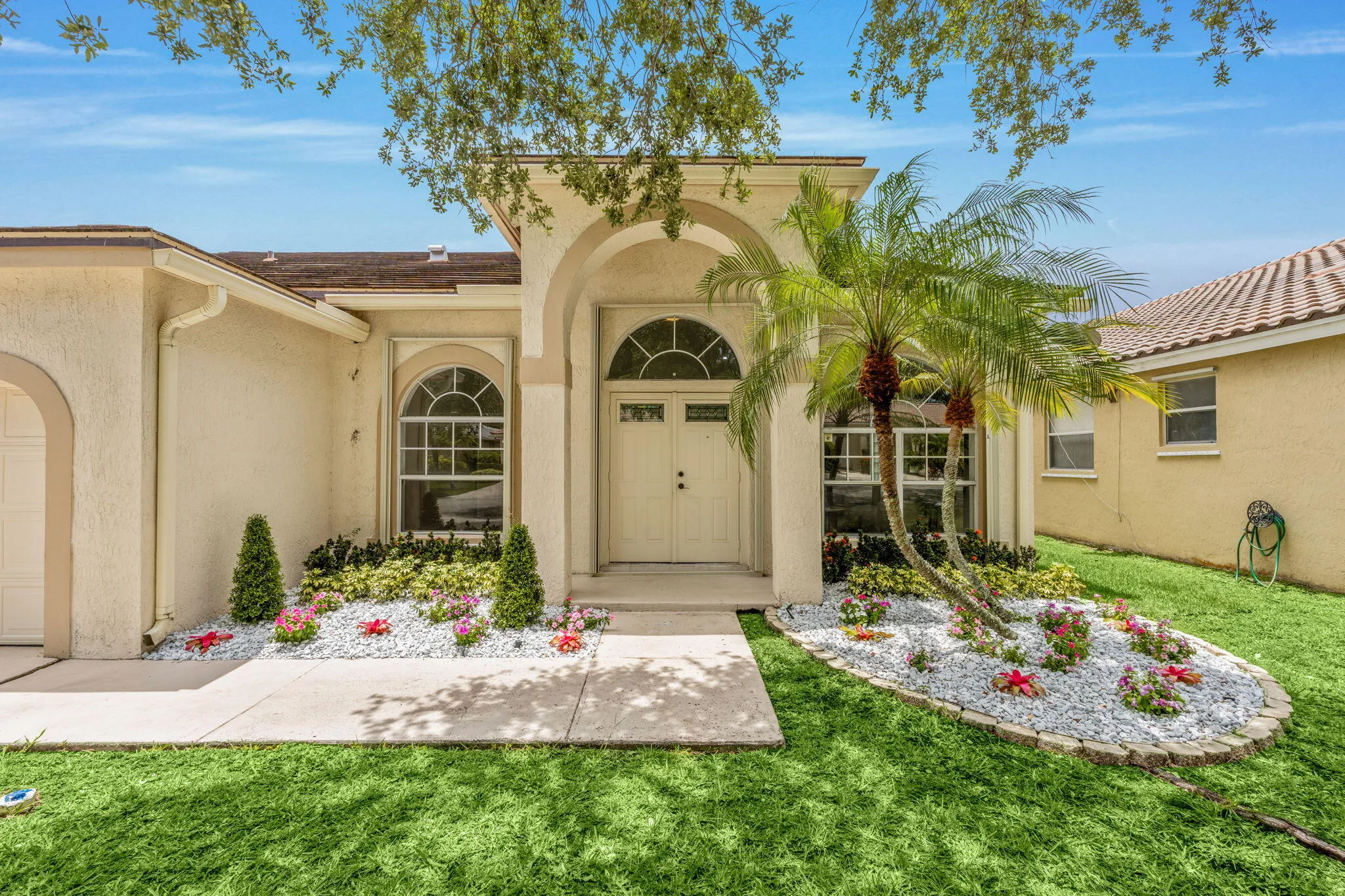 4-web-or-mls-A7408295