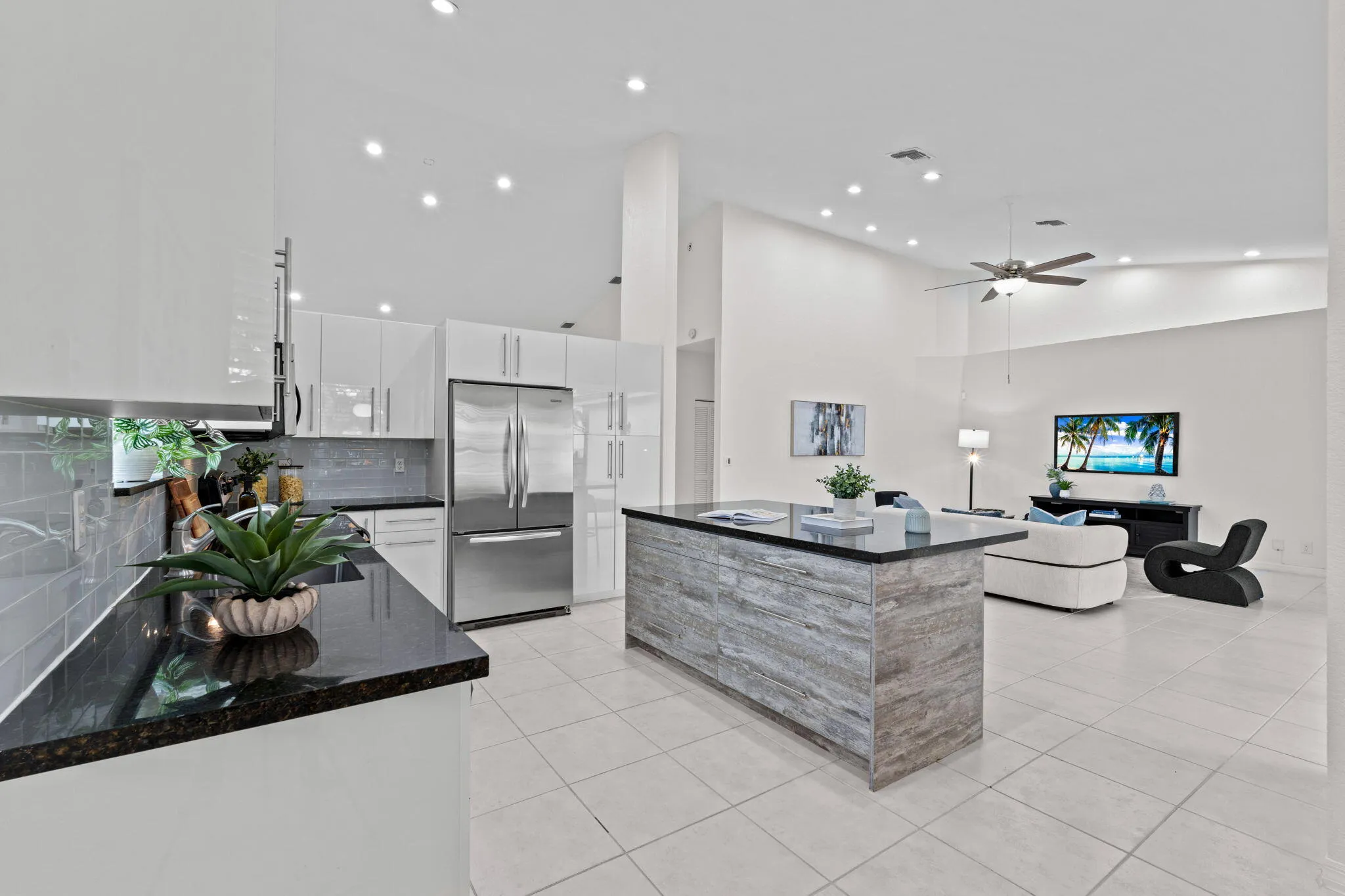 12-web-or-mls-A7406366