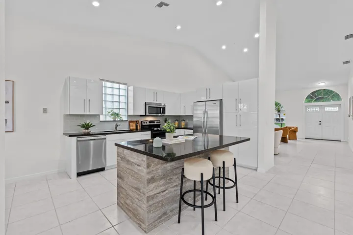 10-web-or-mls-A7406318