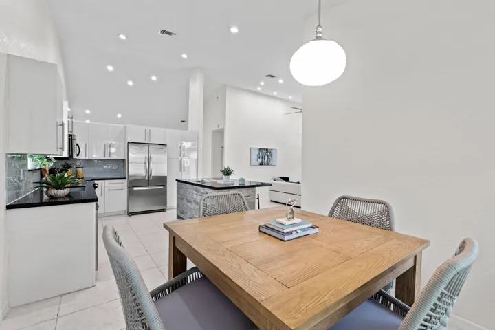 20-web-or-mls-A7406408