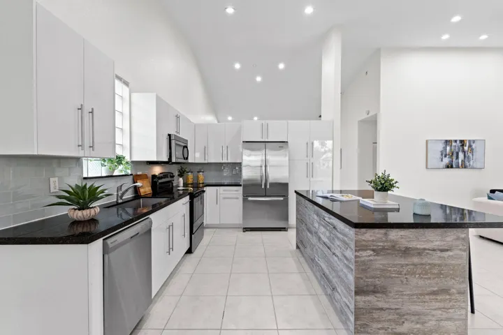 15-web-or-mls-A7406397