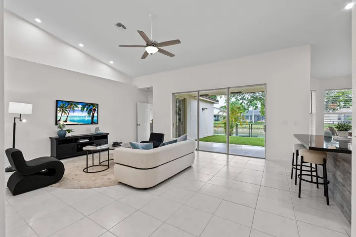 15-web-or-mls-A7406397