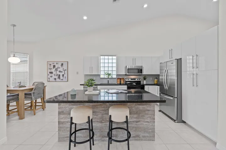 27-web-or-mls-A7406435