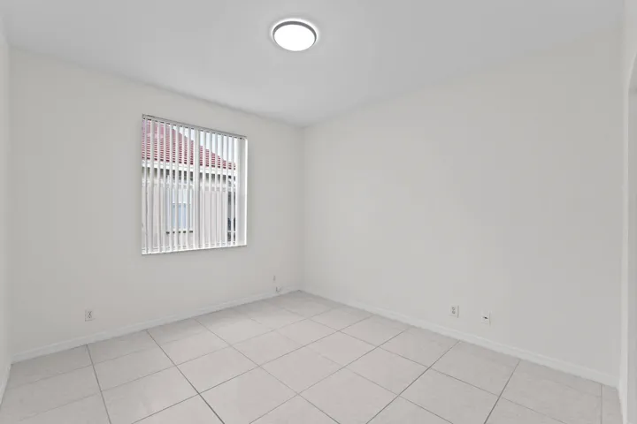 33-web-or-mls-A7406485