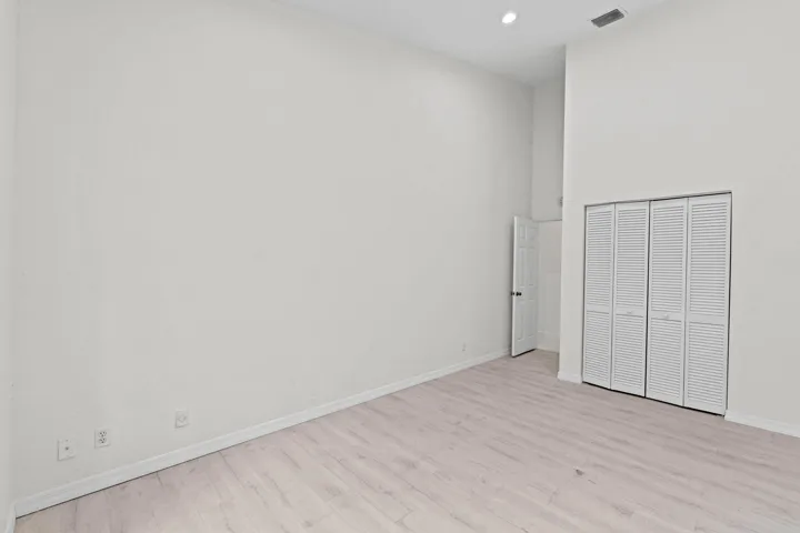 30-web-or-mls-A7406458