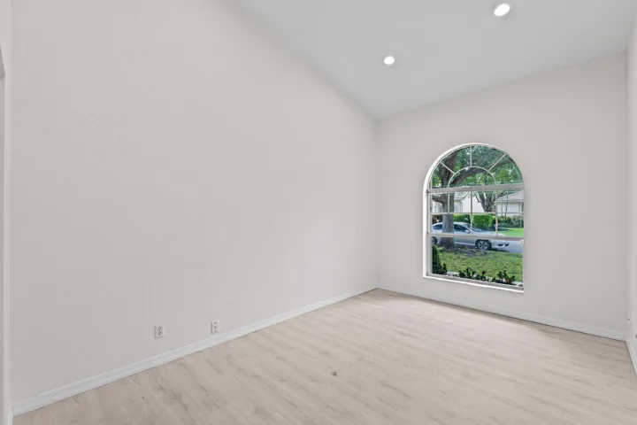 29-web-or-mls-A7406452