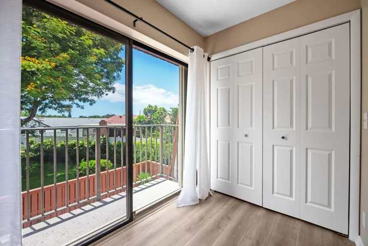 16-web-or-mls-2874-waterford-dr-s