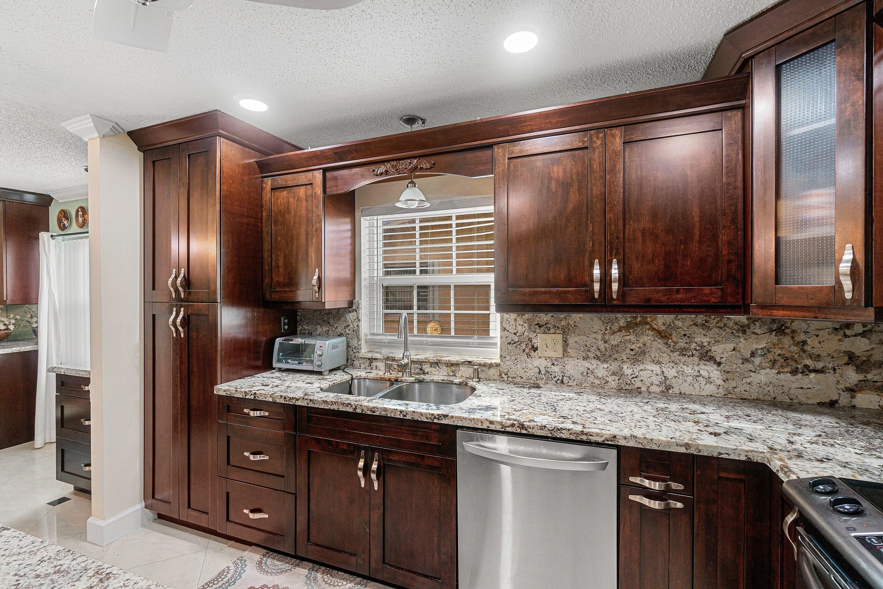 018-13297ViaVulcanus-B-DelrayBeach-FL-3
