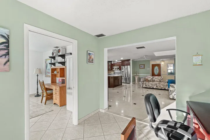 021-13297ViaVulcanus-B-DelrayBeach-FL-3