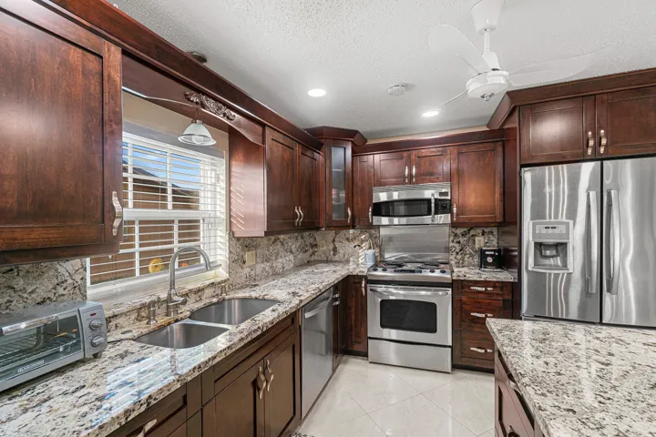 017-13297ViaVulcanus-B-DelrayBeach-FL-3