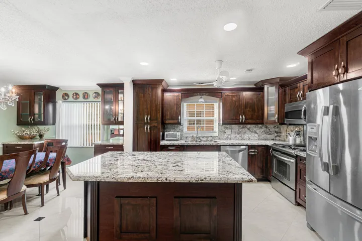 015-13297ViaVulcanus-B-DelrayBeach-FL-3