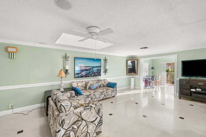 010-13297ViaVulcanus-B-DelrayBeach-FL-3