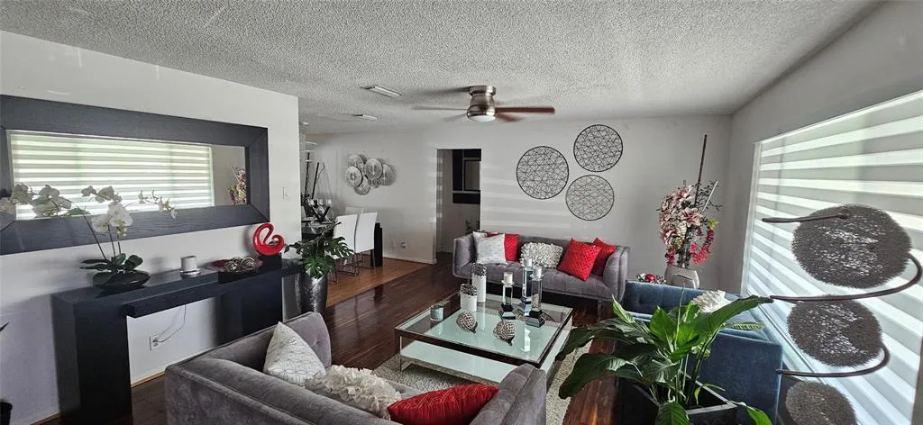 7000Livingroom