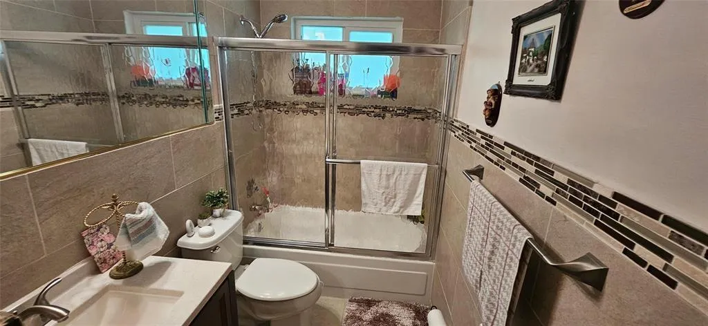 7000nwbathroom1