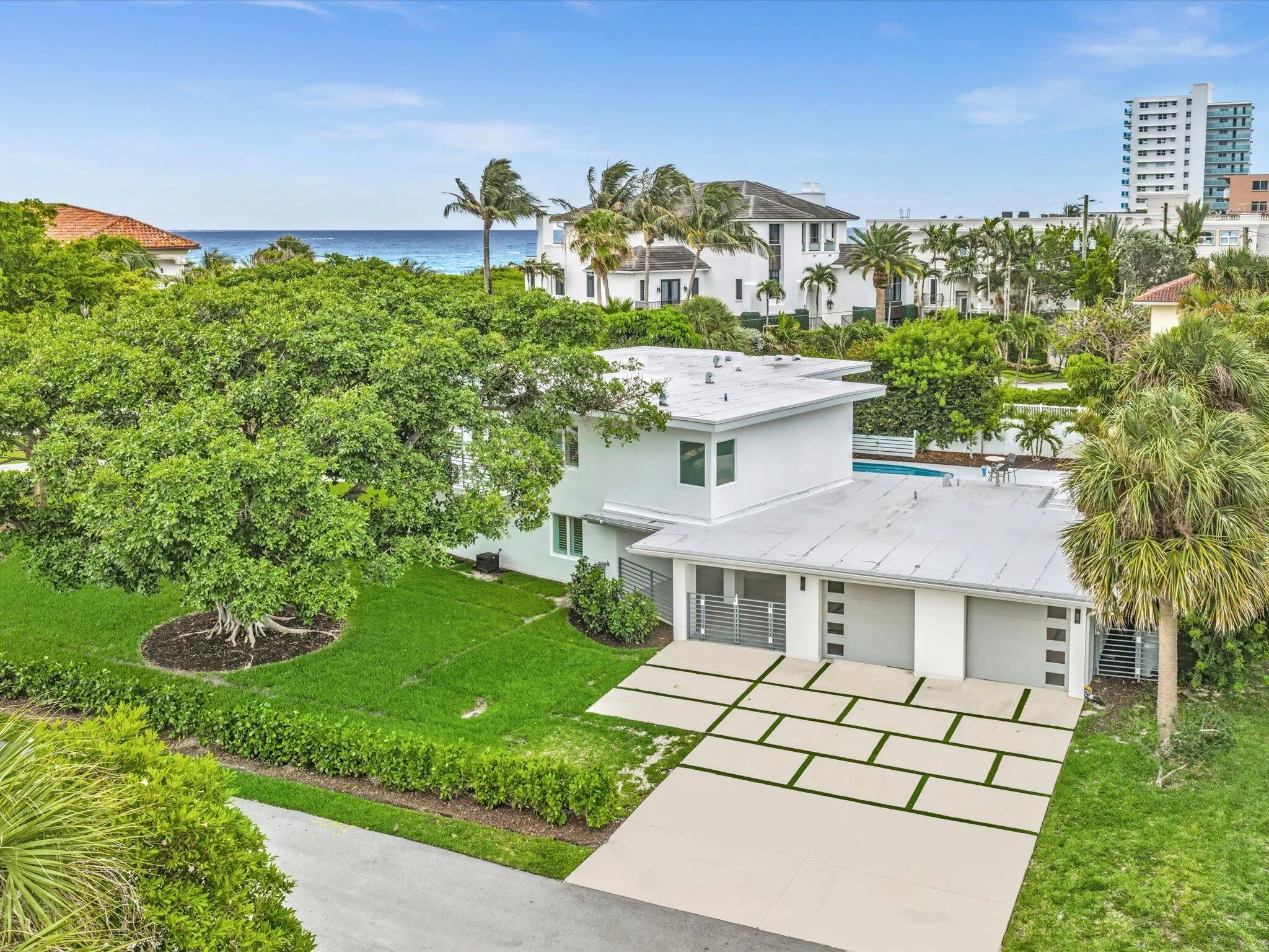 Large driveway, two car garage, breezeway