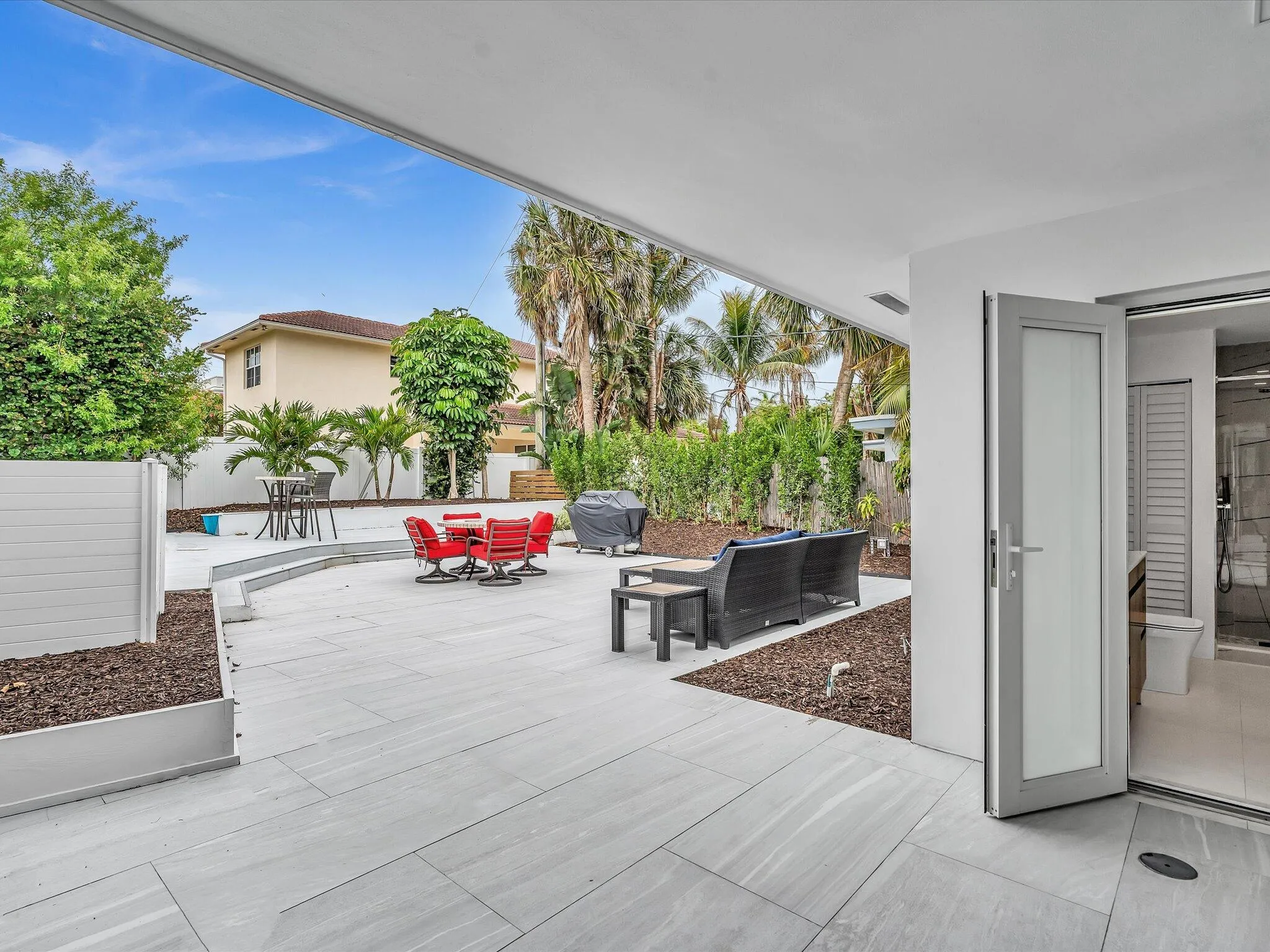 Patio, dedicated cabana bath
