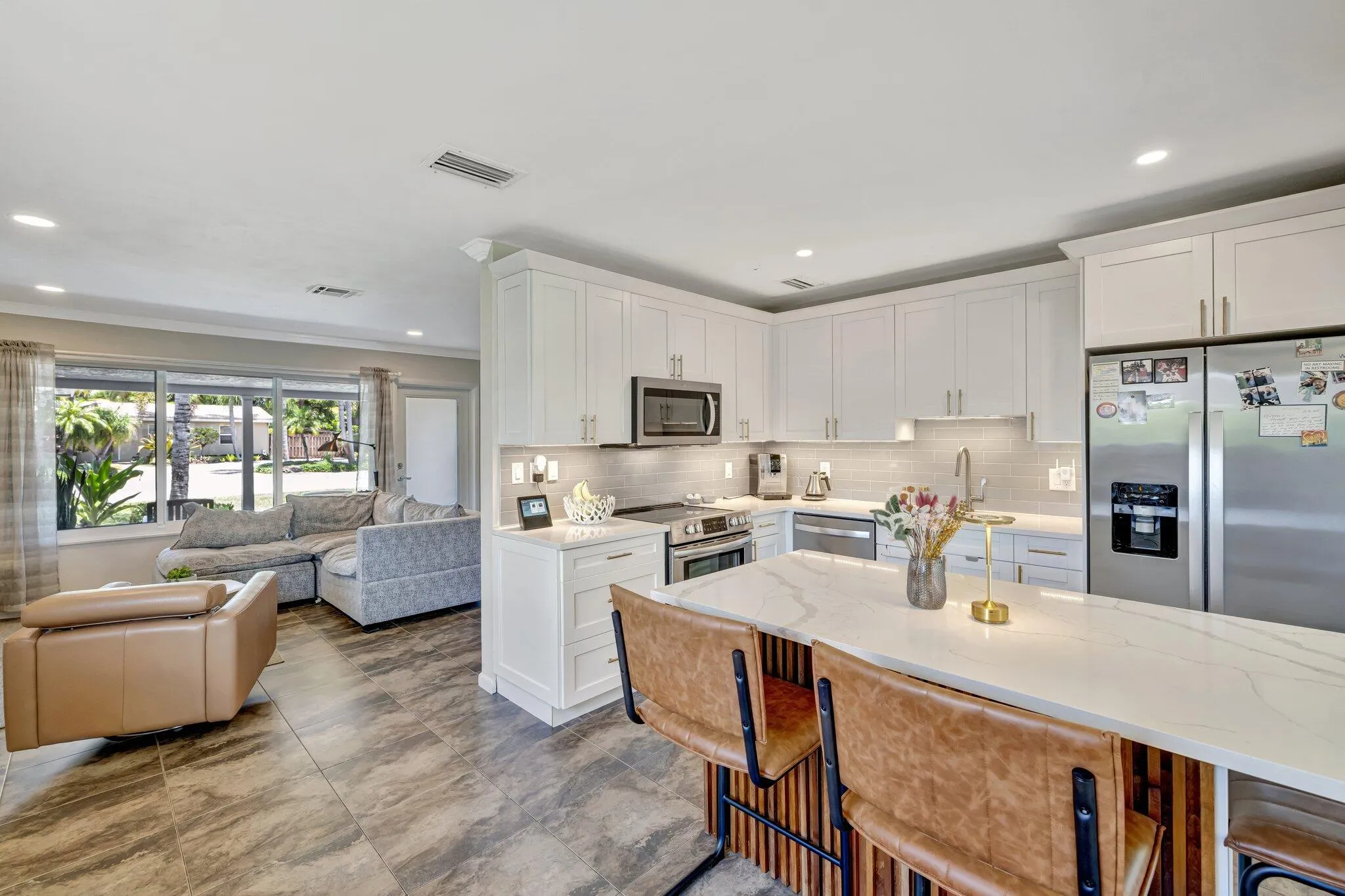 LIVING KITCHEN 2
