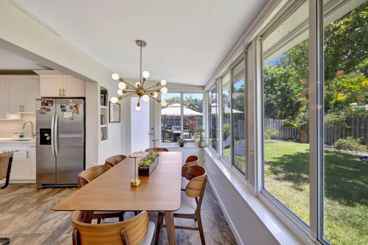 KITCHEN DINING 4