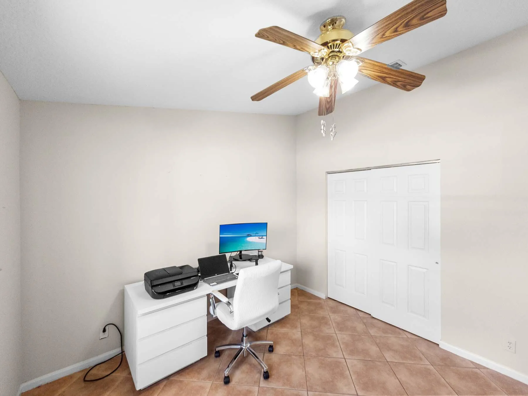 Third bedroom with a closet or an office