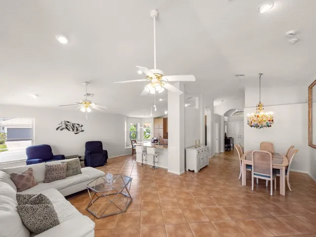Living room & Dinning room