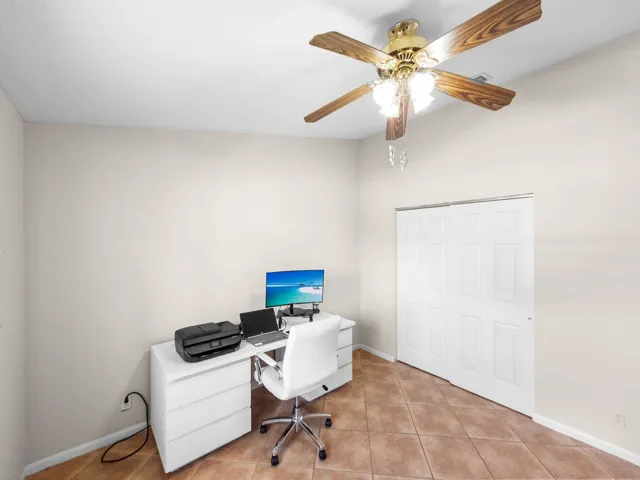 Third bedroom with a closet or an office