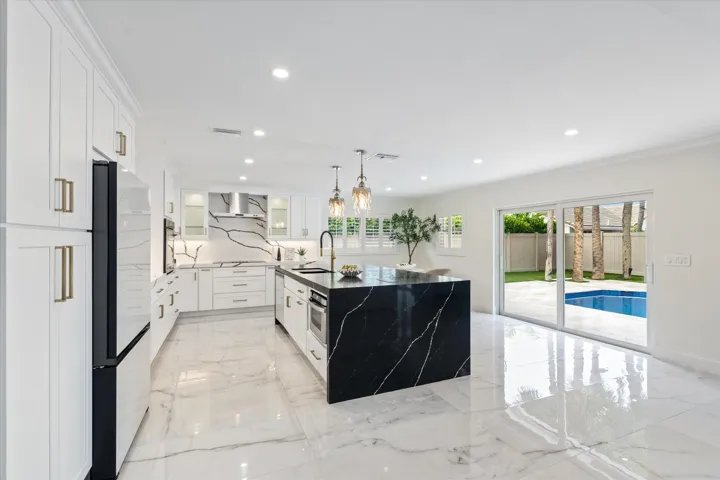 11-2069 SW 7th Ct Boca Raton, FL-200
