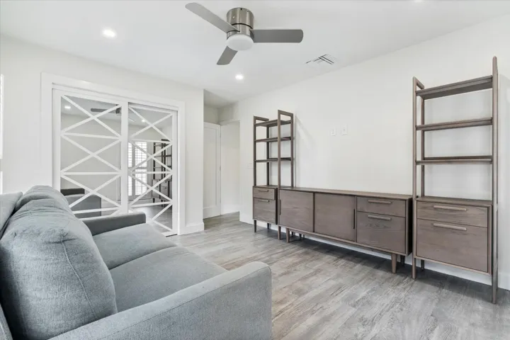 31-2069 SW 7th Ct Boca Raton, FL-219