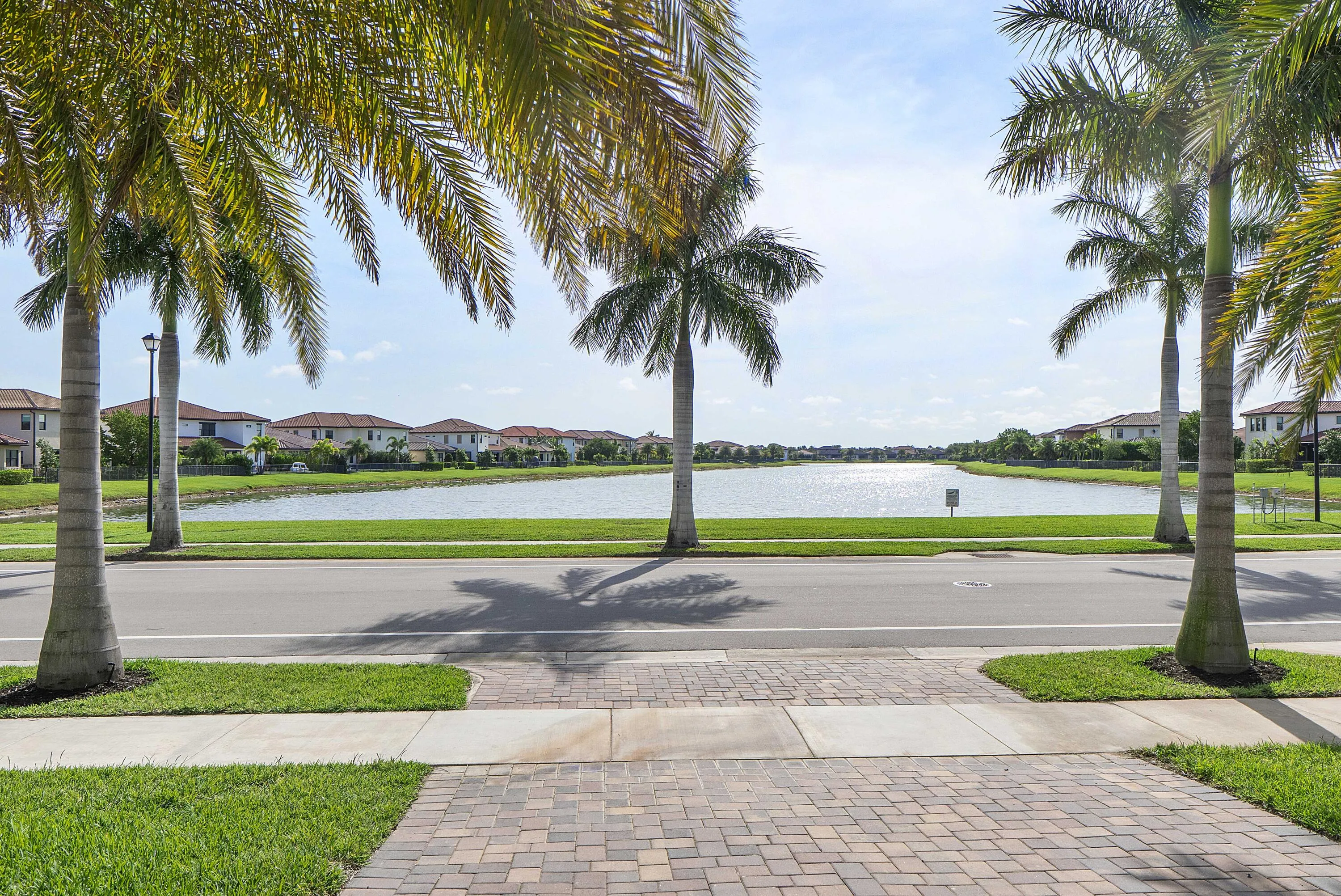 8685 Parkland Bay Dr_081