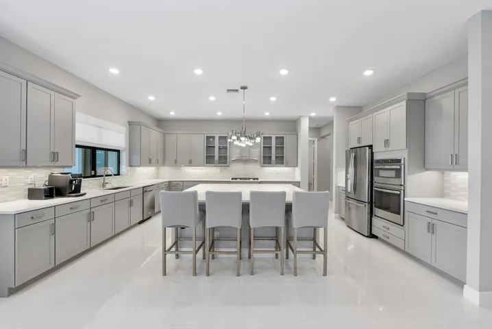 8685 Parkland Bay Dr_032