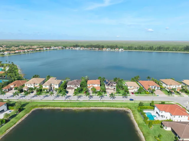 8685 Parkland Bay Dr_006