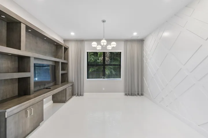 8685 Parkland Bay Dr_025