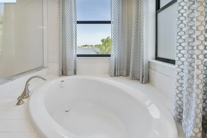 8685 Parkland Bay Dr_058