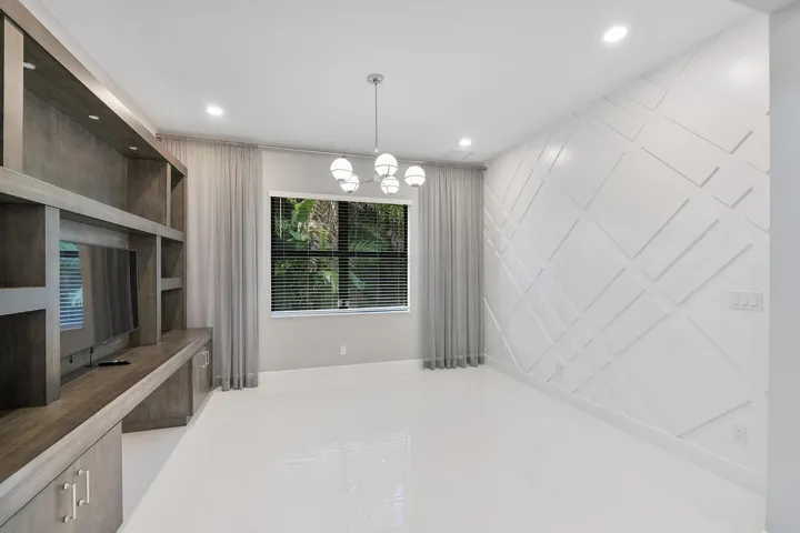 8685 Parkland Bay Dr_024
