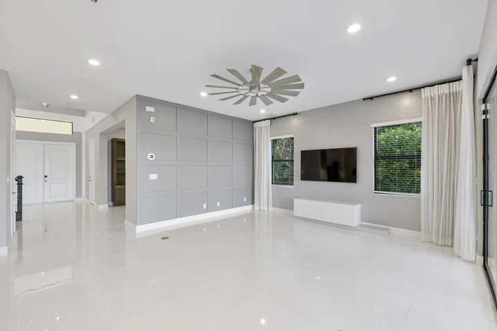 8685 Parkland Bay Dr_031