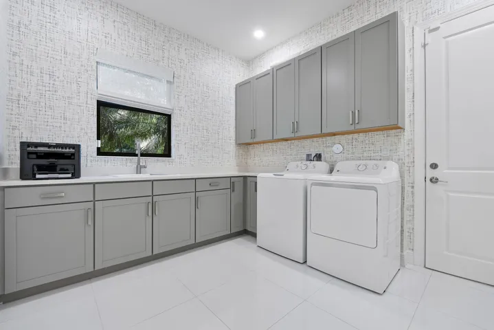 8685 Parkland Bay Dr_046