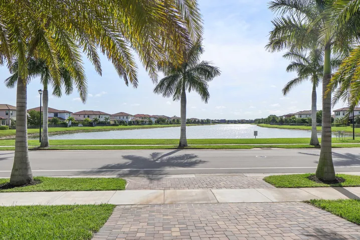 8685 Parkland Bay Dr_081