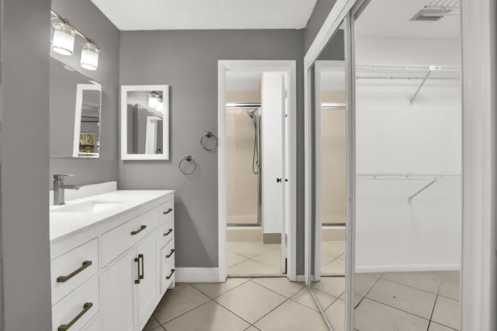 2112 NW 45th Ave-10