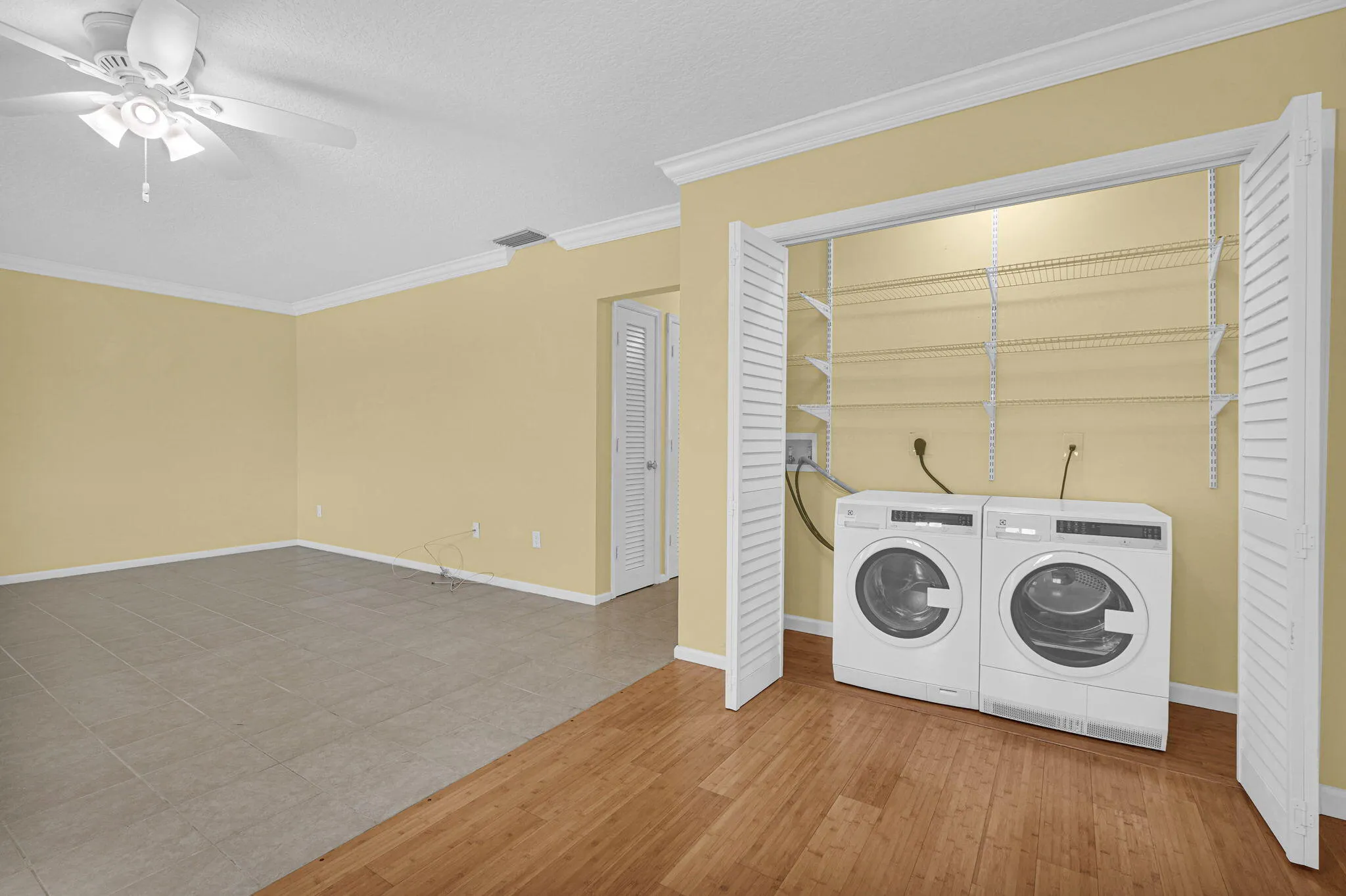 Dining / Living area Combo